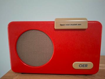 Oerradio zgan kleur rood  beschikbaar voor biedingen