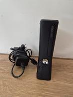 Xbox360 met aantal leuke games, Spelcomputers en Games, Spelcomputers | Xbox 360, Ophalen, Zo goed als nieuw, Met 2 controllers