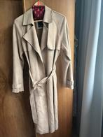 Suedine trenchcoat maat 38, Ophalen of Verzenden, Zo goed als nieuw, Maat 38/40 (M), Beige