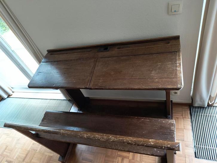 Antiek schoolbankje, donker hout, 2 kleppen, losse bank, Antiek en Kunst, Antiek | Meubels | Stoelen en Banken, Ophalen