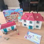 Grote set paardensleich met huis en manege zo goed als nieuw, Kinderen en Baby's, Speelgoed | Poppenhuizen, Ophalen of Verzenden