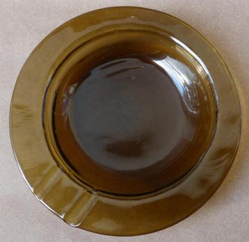 Vintage glazen asbak bruin glas groot model beschikbaar voor biedingen