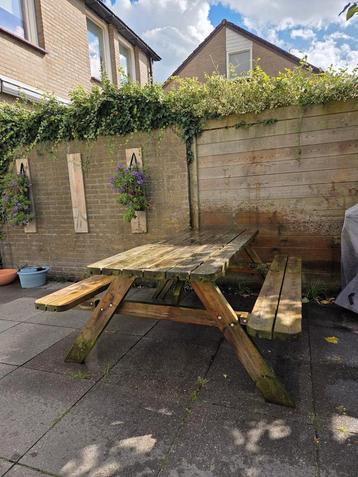 Picknicktafel  beschikbaar voor biedingen