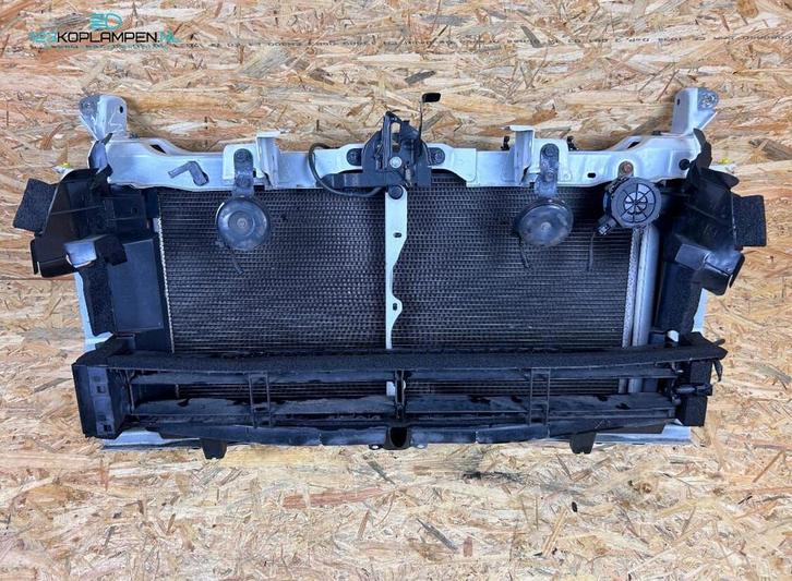 Toyota Prius IV / 4 1.8 Voorfront koelerpakket radiateur, Auto-onderdelen, Carrosserie en Plaatwerk, Bumper, Toyota, Gebruikt