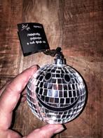 Fred van leer kerstbal discobal smiley, Diversen, Kerst, Ophalen of Verzenden