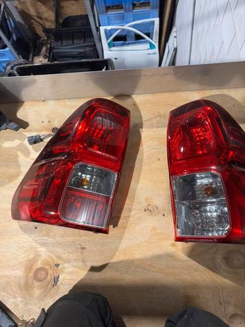 Achterlichten Toyota Hilux beschikbaar voor biedingen