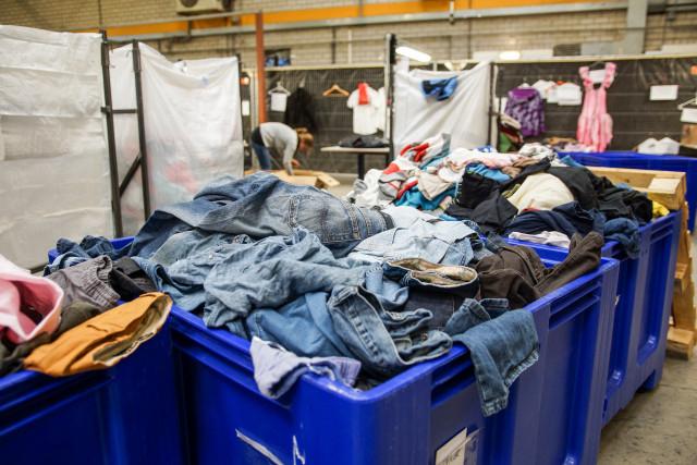 Gratis kleding gezocht (netjes & schoon), Ophalen of Verzenden, Gedragen, Maat 38/40 (M)