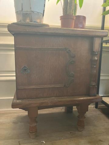 Vintage Houten Nachtkastje - Gratis Afhalen beschikbaar voor biedingen