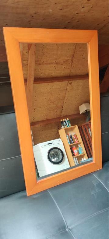 Spiegel met houten rand - 50x80 cm beschikbaar voor biedingen