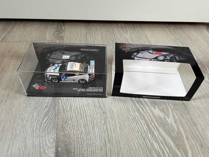 1:43 Minichamps Porsche 911 GT3 #5 24H 2009 in doos, Hobby en Vrije tijd, Modelauto's | 1:43, Zo goed als nieuw, Auto, MiniChamps