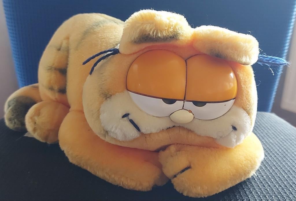 Luie liggende Garfield, ongeveer 31x16 cm, Verzamelen, Stripfiguren, Ophalen of Verzenden, Beeldje of Figuurtje