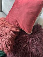 Pillows red shades, Ophalen, Zo goed als nieuw, Rood, Vierkant