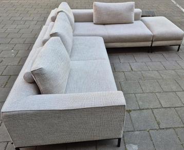 Design on stock hoekbank AIKON 3 X 2 M en hocker/poef stof  beschikbaar voor biedingen