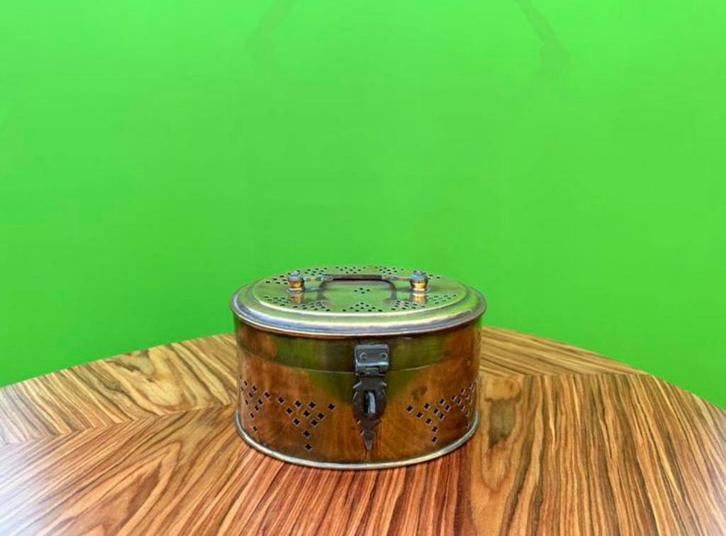 Vintage Koperen Opbergdoos met Deksel met perforaties, Antiek en Kunst, Antiek | Koper en Brons, Koper, Ophalen of Verzenden