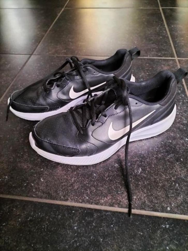nike todos zwart in bijna nieuwstaat verkerend maat 41, Kleding | Dames, Schoenen, Zo goed als nieuw, Sneakers of Gympen, Zwart