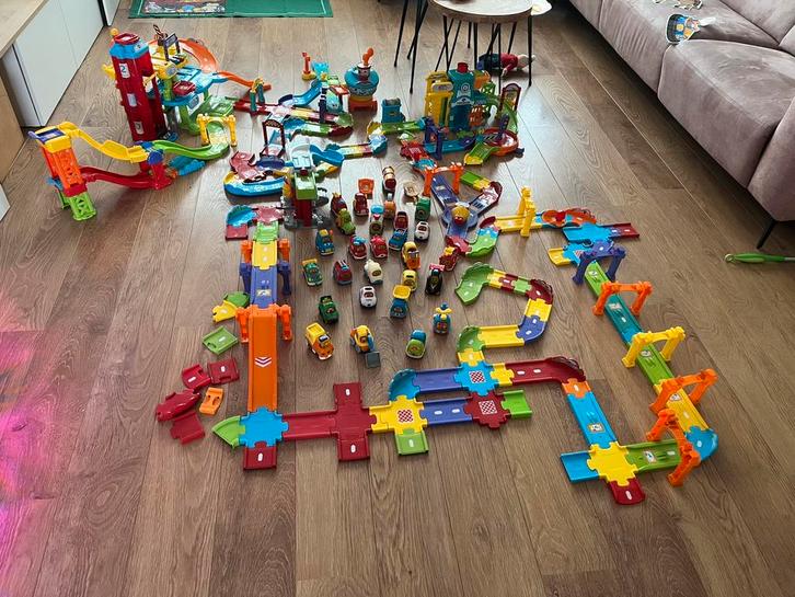 Toet toet baan met veel auto’s, Kinderen en Baby's, Speelgoed | Bouwstenen, Zo goed als nieuw, Ophalen of Verzenden