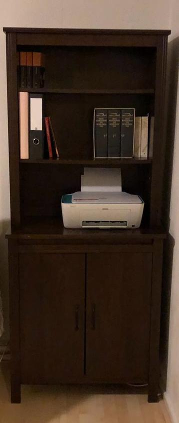 Donkere houten kast (open en dicht deel) beschikbaar voor biedingen