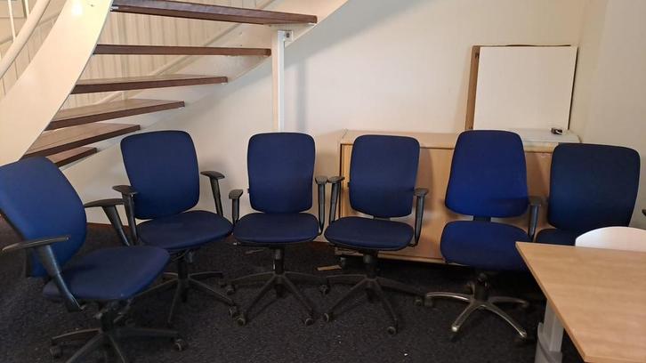 Bureaustoel Eromes blauw 1, 2 of 6 stuks, Huis en Inrichting, Bureaustoelen, Gebruikt, Bureaustoel, Blauw, Ergonomisch, Ophalen of Verzenden