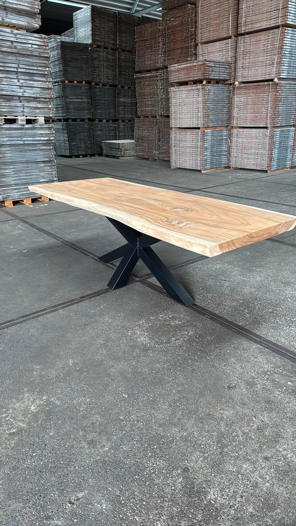 Suar boomstamtafel met matrix poot, Huis en Inrichting, Tafels | Eettafels, Zo goed als nieuw, 50 tot 100 cm, 200 cm of meer, Vijf personen of meer