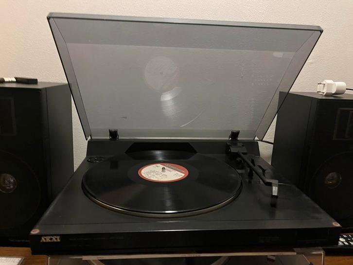 Platenspeler Akai AP-A305 semi-automatische draaitafel, Audio, Tv en Foto, Platenspelers, Zo goed als nieuw, Akai, Automatisch