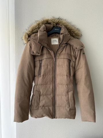 Mooie winterjas met bontkraag – maat L beschikbaar voor biedingen