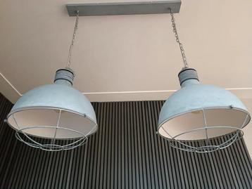 Stoere industriële hanglampen – Pronto Wonen

 beschikbaar voor biedingen
