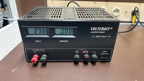 Voltcraft voeding 0-30V/ 2,5A, Hobby en Vrije tijd, Elektronica-componenten, Zo goed als nieuw, Ophalen