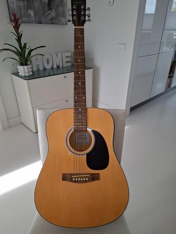 C Guitar gitaar, de buitenste snaar schiet steeds los. beschikbaar voor biedingen