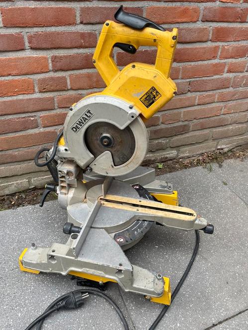 Dewalt afkortzaag DW777, Doe-het-zelf en Verbouw, Gereedschap | Zaagmachines, Gebruikt, Ophalen of Verzenden