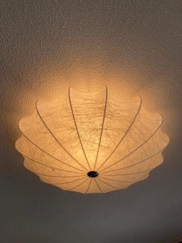 Plafond lamp beschikbaar voor biedingen