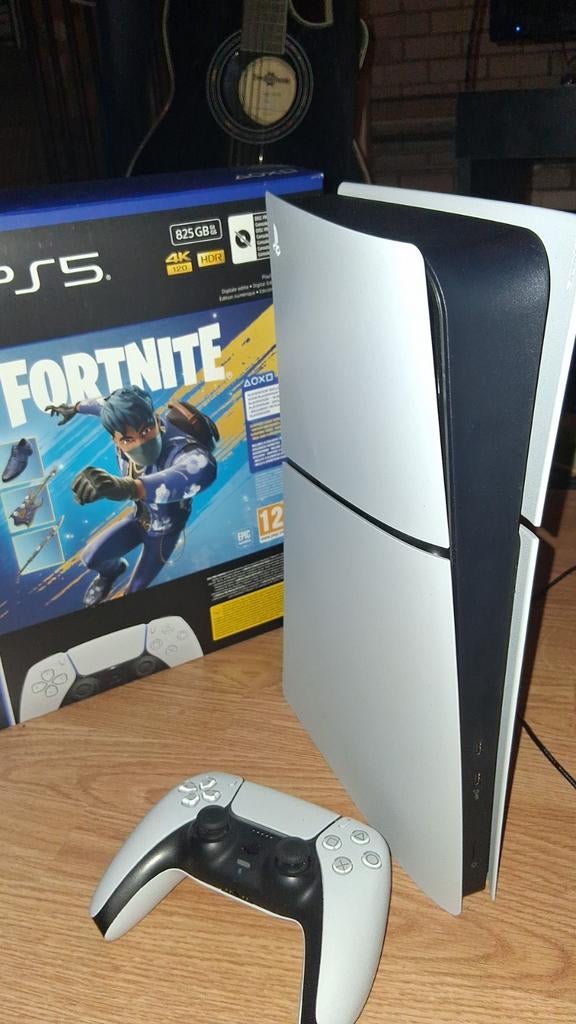 Ps5 digital met 1 controller en doos, Spelcomputers en Games, Spelcomputers | Sony PlayStation 5, Ophalen of Verzenden, Zo goed als nieuw