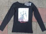 NIEUW zwart shirt met opschrift maat 170/176, Meisje, Page One Yong, Nieuw, Ophalen of Verzenden