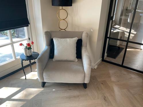 VELVET FAUTEUIL VAN URBAN SOFA IN NIEUWSTAAT, Huis en Inrichting, Fauteuils, Zo goed als nieuw, Stof, 75 tot 100 cm, Ophalen