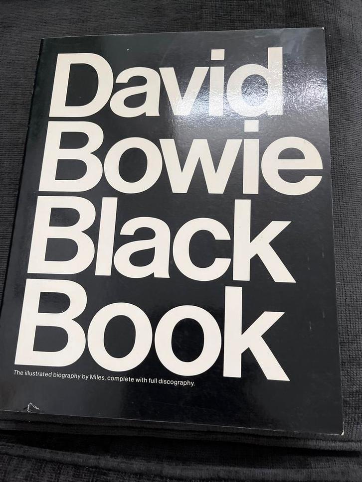 David Bowie Black Book - Geïllustreerde Biografie, Boeken, Biografieën, Gelezen, Film, Tv en Media, Ophalen of Verzenden