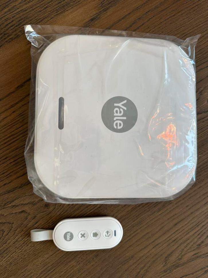 Yale Smart Alarm Hub, Doe-het-zelf en Verbouw, Alarmsystemen, Nieuw, Detector, Sensor of Melder, Ophalen of Verzenden