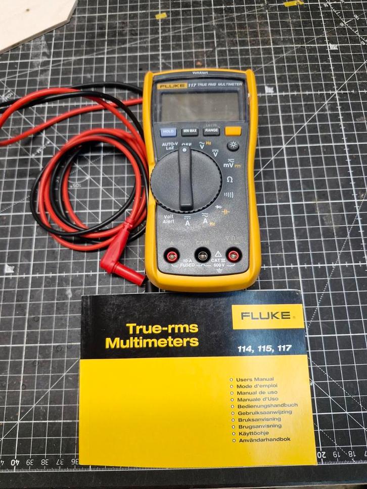 Fluke 117 True RMS Multimeter - Topstaat!, Doe-het-zelf en Verbouw, Meetapparatuur, Zo goed als nieuw, Multimeter, Ophalen of Verzenden
