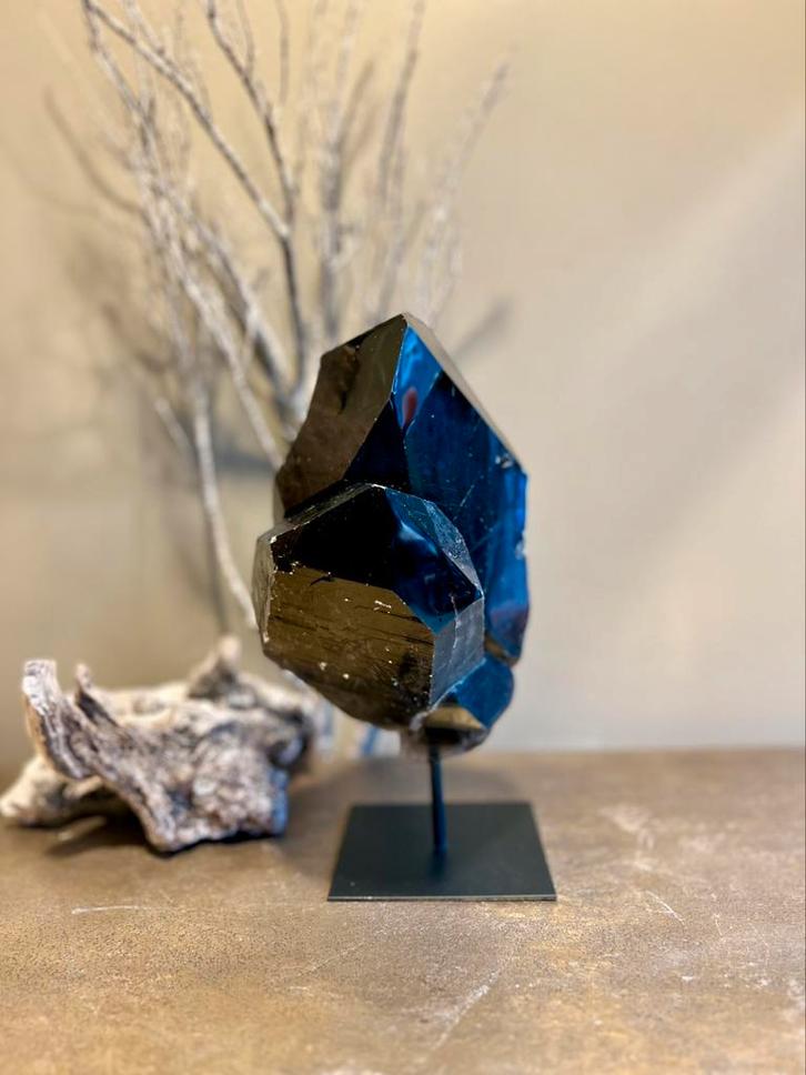 Rookkwarts cluster op stalen voet, Verzamelen, Mineralen en Fossielen, Mineraal, Ophalen of Verzenden