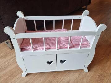 Bandit and Angels poppenbedje met opbergruimte beschikbaar voor biedingen