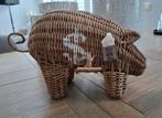 Riviera Maison - Rattan Spaarvarken, Huis en Inrichting, Woonaccessoires | Overige, Ophalen, Zo goed als nieuw