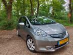Honda Jazz 1.4 I-vtec 102pk Hybride 2011 Grijs Panoramadak, Auto's, Honda, 4 cilinders, 48 €/maand, 22 km/l, 1339 cc