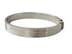 Met strakke lijnen bewerkte zilver bangle slavenband B 10 mm, Gebruikt, 9845al, Verzenden, Nynkegardenier.nl