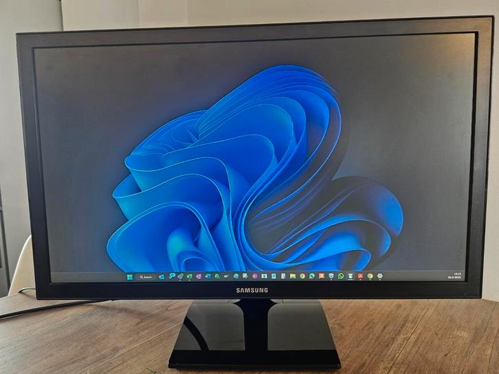 Samsung S27E330 27" Full HD Monitor, Computers en Software, Monitoren, Ophalen