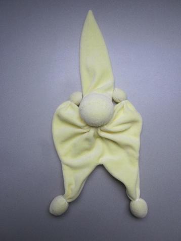 Superzacht geel pluche knuffeldoek popje met puntmuts beschikbaar voor biedingen