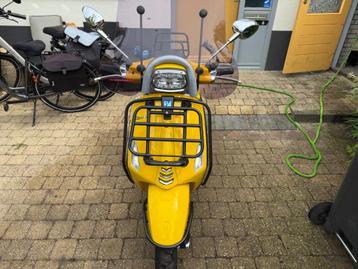 Vespa piaggio scooter beschikbaar voor biedingen