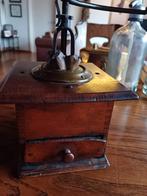 Oude hand koffiemolen ., Antiek en Kunst, Antiek | Keukenbenodigdheden, Ophalen of Verzenden