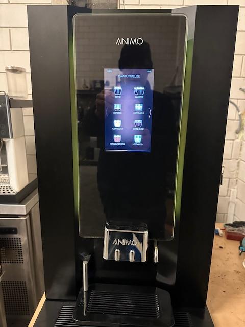 KOFIEMACHINE ANIMO OPTIBEAN 3 TOUCH, Witgoed en Apparatuur, Koffiezetapparaten, Zo goed als nieuw, Koffiebonen, Koffiemachine
