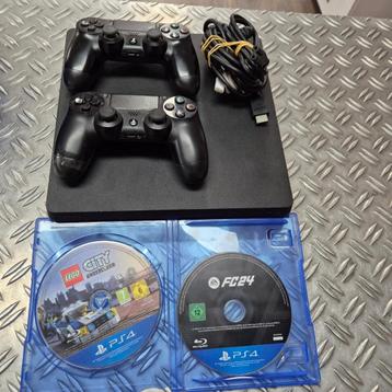 Sony Playstation 4 Slim 500GB met 2 controllers en 2 games beschikbaar voor biedingen