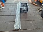 Stalen plankendragers 30 cm diep. Lengte 2 meter per rail, Doe-het-zelf en Verbouw, Metalen, Ophalen, Zo goed als nieuw, IJzer