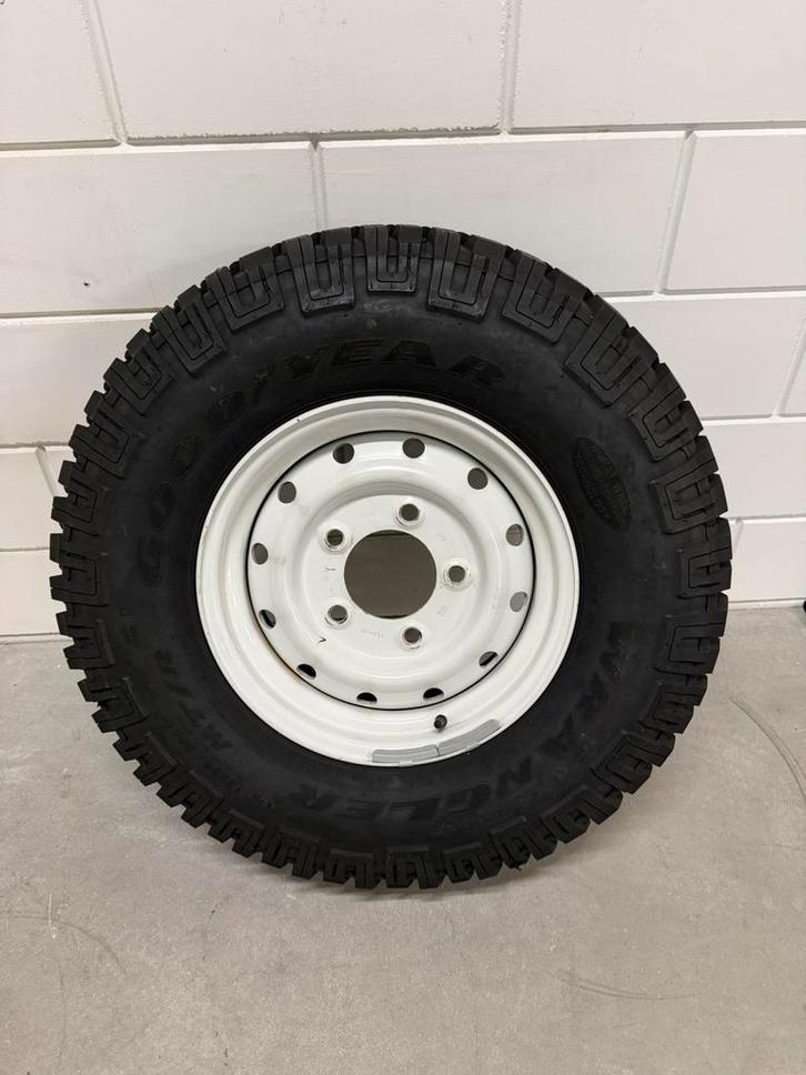 Land Rover Defender Stalen Wolf wiel met band ORIGINEEL, Auto diversen, Overige Auto diversen, Ophalen
