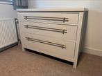 Mooie witte commode, Ophalen, 50 tot 70 cm, Voetruimte, 100 cm of meer